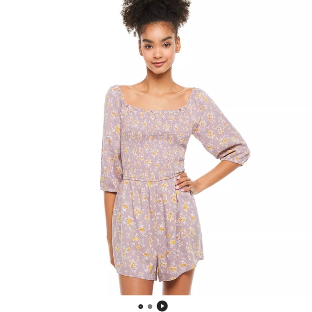 SO Juniors Elbow Sleeve Smocked Bodice Romper SZ M NWT